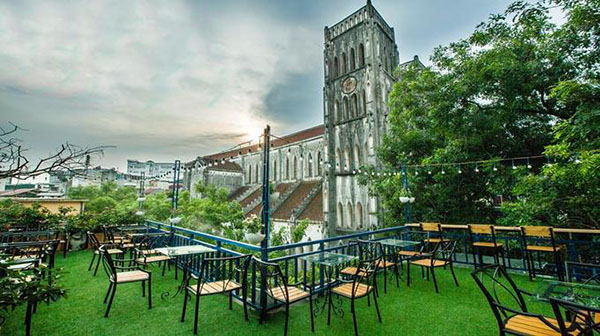 Thiết kế quán cafe ban công